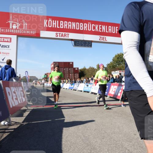 03.10.2025 - Köhlbrandbrückenlauf Lena Gebhardt http://msf.ph/oto/9050077 03.10.2025 13:05:22 Ziel 4272, 4344, 4390, 4496, 4584, 4877, 5637, 5969, 6041, 6044, 6081 meine-sportfotos.de