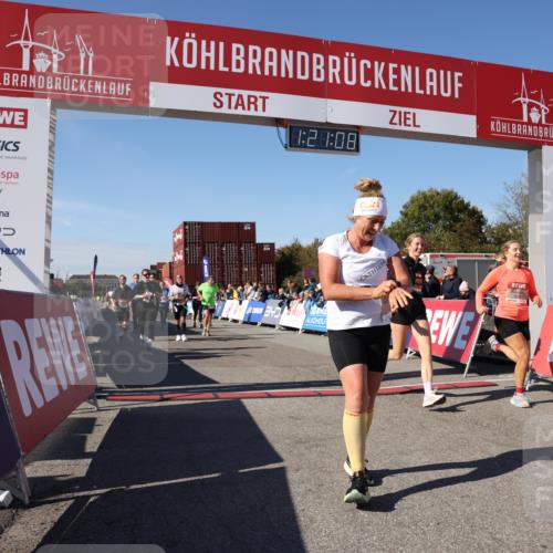 03.10.2025 - Köhlbrandbrückenlauf Lena Gebhardt http://msf.ph/oto/9050079 03.10.2025 13:21:09 Ziel 4393, 4601, 4680, 4749, 4846, 5265, 5363, 5450, 5618, 5746, 5878, 5882, 5883, 6262, 6282, 6296, 6602, 6645, 6646, 6648, 6650, 6756 meine-sportfotos.de