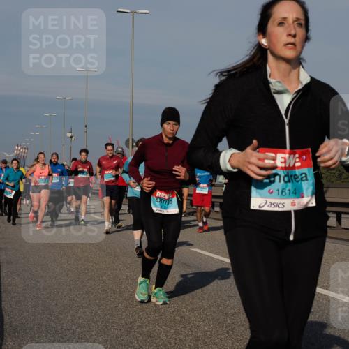 03.10.2025 - Köhlbrandbrückenlauf Fabian Wolf http://msf.ph/oto/9050081 03.10.2025 10:01:14 Position 3 1614, 2124 meine-sportfotos.de