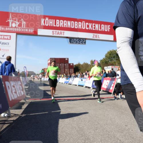 03.10.2025 - Köhlbrandbrückenlauf Lena Gebhardt http://msf.ph/oto/9050085 03.10.2025 13:05:22 Ziel 4272, 4344, 4390, 4496, 4584, 4877, 5637, 5969, 6041, 6044, 6081 meine-sportfotos.de