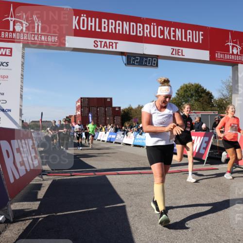 03.10.2025 - Köhlbrandbrückenlauf Lena Gebhardt http://msf.ph/oto/9050089 03.10.2025 13:21:09 Ziel 4393, 4601, 4680, 4749, 4846, 5265, 5363, 5450, 5618, 5746, 5878, 5882, 5883, 6262, 6282, 6296, 6602, 6645, 6646, 6648, 6650, 6756 meine-sportfotos.de