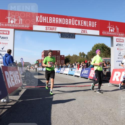 03.10.2025 - Köhlbrandbrückenlauf Lena Gebhardt http://msf.ph/oto/9050096 03.10.2025 13:05:23 Ziel 4011, 4272, 4344, 4390, 4496, 4584, 4877, 5637, 5969, 6041, 6044, 6081 meine-sportfotos.de