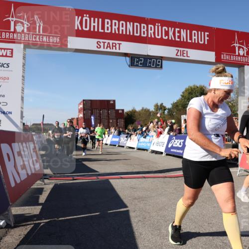 03.10.2025 - Köhlbrandbrückenlauf Lena Gebhardt http://msf.ph/oto/9050102 03.10.2025 13:21:09 Ziel 4393, 4601, 4680, 4749, 4846, 5265, 5363, 5450, 5618, 5746, 5878, 5882, 5883, 6262, 6282, 6296, 6602, 6645, 6646, 6648, 6650, 6756 meine-sportfotos.de