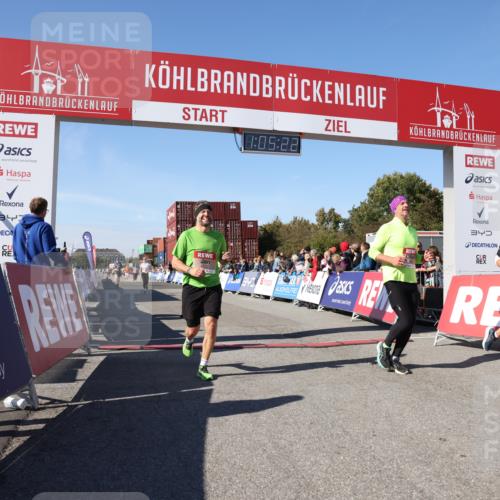 03.10.2025 - Köhlbrandbrückenlauf Lena Gebhardt http://msf.ph/oto/9050107 03.10.2025 13:05:23 Ziel 4011, 4272, 4344, 4390, 4496, 4584, 4877, 5637, 5969, 6041, 6044, 6081 meine-sportfotos.de