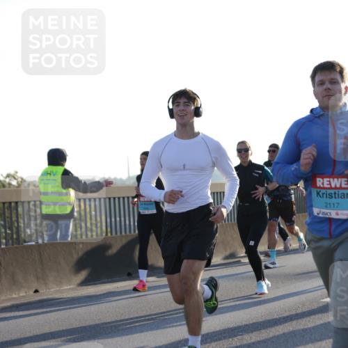 03.10.2025 - Köhlbrandbrückenlauf Jannik Wohlers http://msf.ph/oto/9050110 03.10.2025 09:18:39 Position 3 2117 meine-sportfotos.de