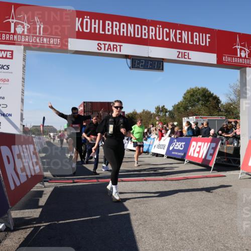 03.10.2025 - Köhlbrandbrückenlauf Lena Gebhardt http://msf.ph/oto/9050111 03.10.2025 13:21:11 Ziel 4363, 4393, 4601, 4680, 4749, 4846, 5265, 5363, 5450, 5618, 5746, 5873, 5878, 5882, 5883, 6262, 6282, 6296, 6602, 6645, 6646, 6648, 6650, 6756 meine-sportfotos.de