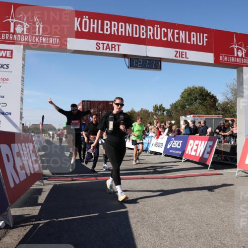 03.10.2025 - Köhlbrandbrückenlauf Lena Gebhardt http://msf.ph/oto/9050123 03.10.2025 13:21:11 Ziel 4363, 4393, 4601, 4680, 4749, 4846, 5265, 5363, 5450, 5618, 5746, 5873, 5878, 5882, 5883, 6262, 6282, 6296, 6602, 6645, 6646, 6648, 6650, 6756 meine-sportfotos.de