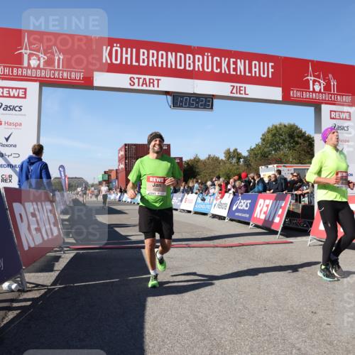 03.10.2025 - Köhlbrandbrückenlauf Lena Gebhardt http://msf.ph/oto/9050126 03.10.2025 13:05:23 Ziel 4011, 4272, 4344, 4390, 4496, 4584, 4877, 5637, 5969, 6041, 6044, 6081 meine-sportfotos.de