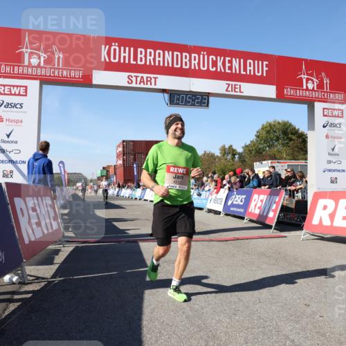 03.10.2025 - Köhlbrandbrückenlauf Lena Gebhardt http://msf.ph/oto/9050134 03.10.2025 13:05:23 Ziel 4011, 4272, 4344, 4390, 4496, 4584, 4877, 5637, 5969, 6041, 6044, 6081 meine-sportfotos.de