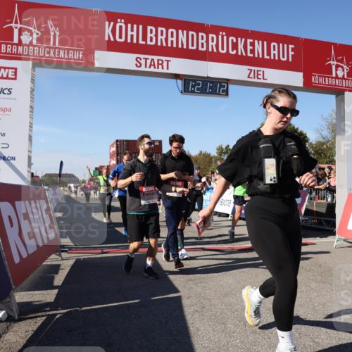 03.10.2025 - Köhlbrandbrückenlauf Lena Gebhardt http://msf.ph/oto/9050157 03.10.2025 13:21:12 Ziel 4363, 4393, 4601, 4680, 4749, 4846, 5265, 5363, 5450, 5618, 5746, 5873, 5878, 5882, 5883, 6262, 6282, 6602, 6756 meine-sportfotos.de