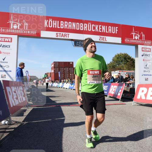 03.10.2025 - Köhlbrandbrückenlauf Lena Gebhardt http://msf.ph/oto/9050159 03.10.2025 13:05:24 Ziel 4011, 4272, 4344, 4390, 4496, 4584, 4877, 5637, 5969, 6041, 6044, 6081 meine-sportfotos.de