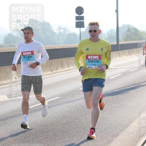 03.10.2025 - Köhlbrandbrückenlauf Lena Gebhardt http://msf.ph/oto/9050181 03.10.2025 09:13:39 Position 1 2176, 1044 meine-sportfotos.de
