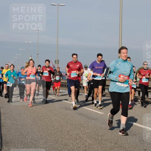 03.10.2025 - Köhlbrandbrückenlauf Fabian Wolf http://msf.ph/oto/9050191 03.10.2025 10:01:16 Position 3 2867, 2984 meine-sportfotos.de