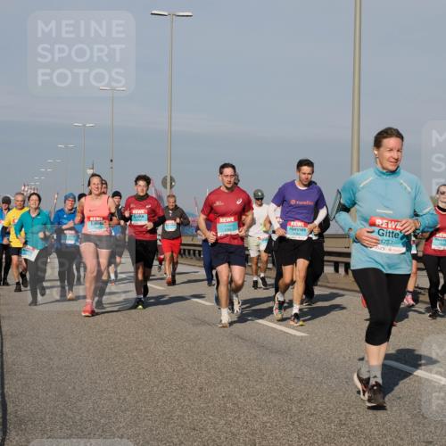 03.10.2025 - Köhlbrandbrückenlauf Fabian Wolf http://msf.ph/oto/9050197 03.10.2025 10:01:16 Position 3 1737, 3762 meine-sportfotos.de
