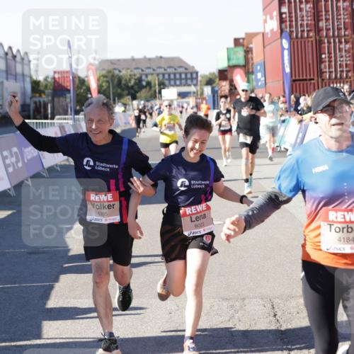 03.10.2025 - Köhlbrandbrückenlauf Jannik Wohlers http://msf.ph/oto/9050198 03.10.2025 13:08:02 Ziel 4107, 4184, 4357, 4395, 4639, 5959, 6022, 6163, 6244, 6348, 6409, 6635, 6696, 6752 meine-sportfotos.de