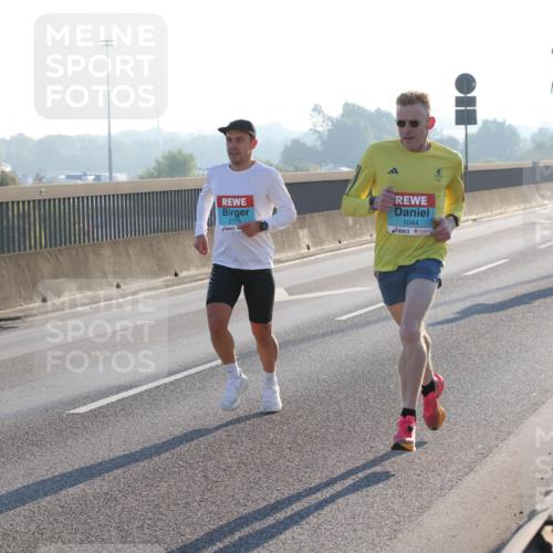 03.10.2025 - Köhlbrandbrückenlauf Lena Gebhardt http://msf.ph/oto/9050203 03.10.2025 09:13:40 Position 1 2176, 1044 meine-sportfotos.de