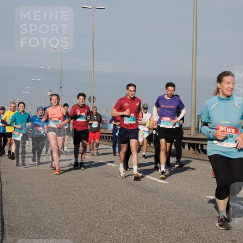 03.10.2025 - Köhlbrandbrückenlauf Fabian Wolf http://msf.ph/oto/9050210 03.10.2025 10:01:16 Position 3 3762, 37 meine-sportfotos.de