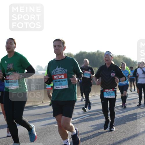 03.10.2025 - Köhlbrandbrückenlauf Jannik Wohlers http://msf.ph/oto/9050212 03.10.2025 09:18:41 Position 3 2939, 3186, 1699, 3017, 417 meine-sportfotos.de