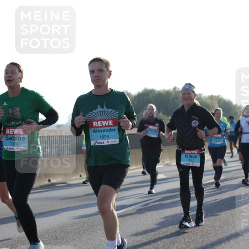03.10.2025 - Köhlbrandbrückenlauf Jannik Wohlers http://msf.ph/oto/9050215 03.10.2025 09:18:41 Position 3 2939, 3186, 1699, 3017 meine-sportfotos.de
