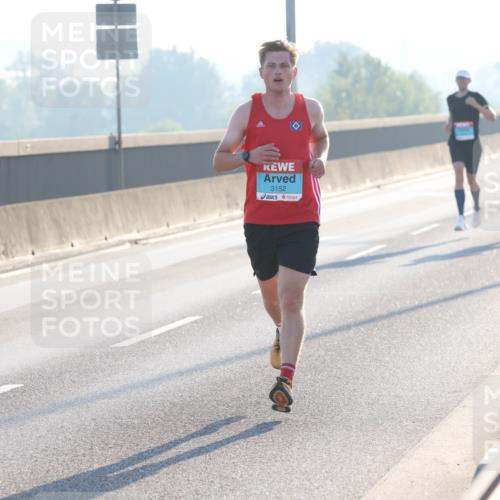 03.10.2025 - Köhlbrandbrückenlauf Lena Gebhardt http://msf.ph/oto/9050223 03.10.2025 09:13:41 Position 1 3152 meine-sportfotos.de
