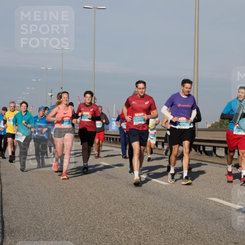 03.10.2025 - Köhlbrandbrückenlauf Fabian Wolf http://msf.ph/oto/9050225 03.10.2025 10:01:17 Position 3 21, 3, 3762, 2984, 1815, 1737 meine-sportfotos.de