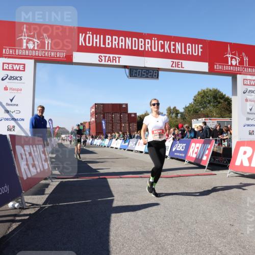 03.10.2025 - Köhlbrandbrückenlauf Lena Gebhardt http://msf.ph/oto/9050238 03.10.2025 13:05:28 Ziel 4011, 4062, 4161, 4272, 4384, 4496, 4584, 4877, 5468, 5637, 6041, 6044 meine-sportfotos.de