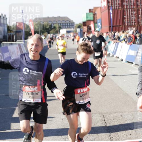 03.10.2025 - Köhlbrandbrückenlauf Jannik Wohlers http://msf.ph/oto/9050245 03.10.2025 13:08:02 Ziel 4107, 4184, 4357, 4395, 4639, 5959, 6022, 6163, 6244, 6348, 6409, 6635, 6696, 6752 meine-sportfotos.de