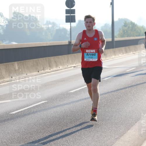 03.10.2025 - Köhlbrandbrückenlauf Lena Gebhardt http://msf.ph/oto/9050253 03.10.2025 09:13:42 Position 1 3152 meine-sportfotos.de