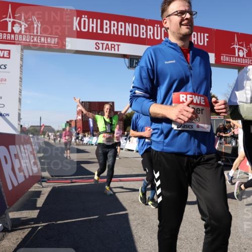 03.10.2025 - Köhlbrandbrückenlauf Lena Gebhardt http://msf.ph/oto/9050258 03.10.2025 13:21:15 Ziel 4363, 4393, 4601, 4749, 4846, 5265, 5450, 5618, 5746, 5873, 5878, 5882, 5883, 6262, 6282, 6602, 6756 meine-sportfotos.de