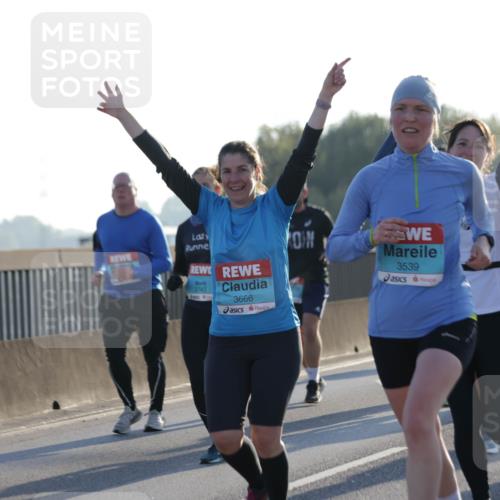 03.10.2025 - Köhlbrandbrückenlauf Jannik Wohlers http://msf.ph/oto/9050259 03.10.2025 09:18:43 Position 3 18, 921, 3743, 3666, 3539 meine-sportfotos.de