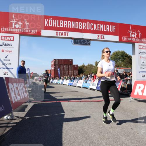 03.10.2025 - Köhlbrandbrückenlauf Lena Gebhardt http://msf.ph/oto/9050260 03.10.2025 13:05:28 Ziel 4011, 4062, 4161, 4272, 4384, 4496, 4584, 4877, 5468, 5637, 6041, 6044 meine-sportfotos.de
