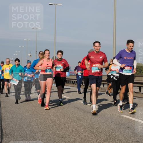 03.10.2025 - Köhlbrandbrückenlauf Fabian Wolf http://msf.ph/oto/9050261 03.10.2025 10:01:18 Position 3 3762, 1650, 2984, 1815 meine-sportfotos.de