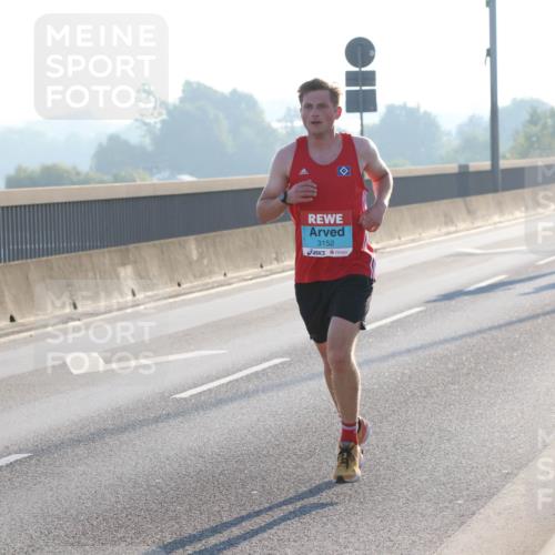 03.10.2025 - Köhlbrandbrückenlauf Lena Gebhardt http://msf.ph/oto/9050264 03.10.2025 09:13:43 Position 1 3152 meine-sportfotos.de