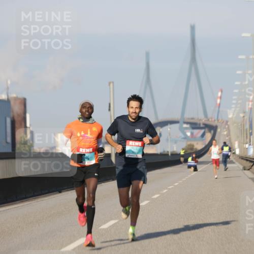 03.10.2025 - Köhlbrandbrückenlauf Jannik Wohlers http://msf.ph/oto/9050266 03.10.2025 09:35:52 Position 3 3760 meine-sportfotos.de