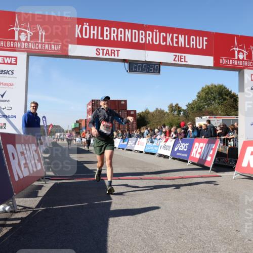 03.10.2025 - Köhlbrandbrückenlauf Lena Gebhardt http://msf.ph/oto/9050272 03.10.2025 13:05:30 Ziel 4011, 4062, 4161, 4272, 4278, 4384, 4496, 4584, 5468, 5637 meine-sportfotos.de