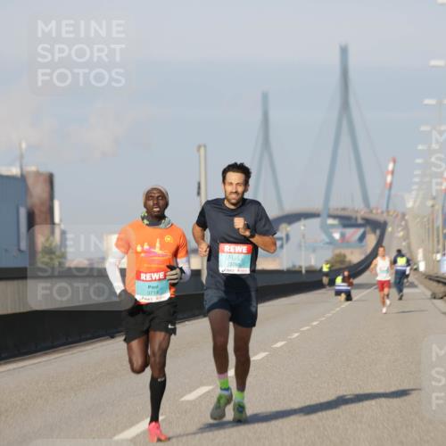 03.10.2025 - Köhlbrandbrückenlauf Jannik Wohlers http://msf.ph/oto/9050273 03.10.2025 09:35:52 Position 3 3714, 3760 meine-sportfotos.de