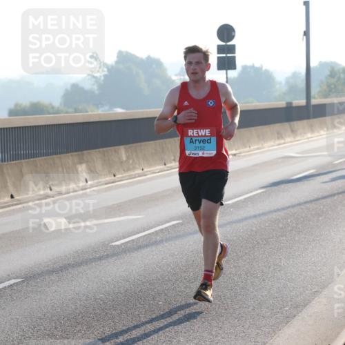 03.10.2025 - Köhlbrandbrückenlauf Lena Gebhardt http://msf.ph/oto/9050274 03.10.2025 09:13:43 Position 1 3152 meine-sportfotos.de