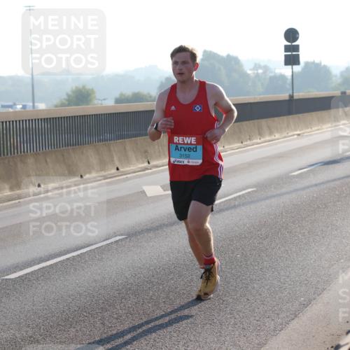 03.10.2025 - Köhlbrandbrückenlauf Lena Gebhardt http://msf.ph/oto/9050287 03.10.2025 09:13:43 Position 1 3152 meine-sportfotos.de