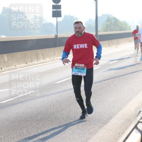 03.10.2025 - Köhlbrandbrückenlauf Lena Gebhardt http://msf.ph/oto/9050314 03.10.2025 09:13:53 Position 1 3401 meine-sportfotos.de