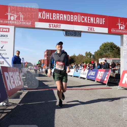 03.10.2025 - Köhlbrandbrückenlauf Lena Gebhardt http://msf.ph/oto/9050315 03.10.2025 13:05:31 Ziel 4011, 4062, 4161, 4272, 4278, 4384, 4496, 4584, 5468, 5637, 6281 meine-sportfotos.de