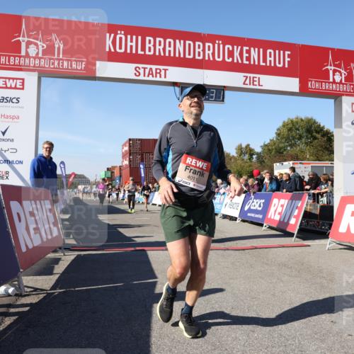 03.10.2025 - Köhlbrandbrückenlauf Lena Gebhardt http://msf.ph/oto/9050330 03.10.2025 13:05:31 Ziel 4011, 4062, 4161, 4272, 4278, 4384, 4496, 4584, 5468, 5637, 6281 meine-sportfotos.de