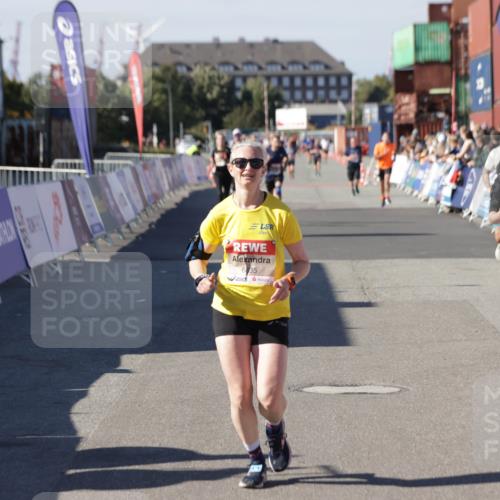 03.10.2025 - Köhlbrandbrückenlauf Jannik Wohlers http://msf.ph/oto/9050345 03.10.2025 13:08:05 Ziel 4107, 4184, 4357, 4395, 4639, 5959, 6022, 6244, 6348, 6409, 6635, 6752, 6774, 6824 meine-sportfotos.de