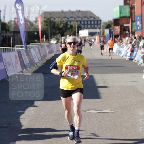 03.10.2025 - Köhlbrandbrückenlauf Jannik Wohlers http://msf.ph/oto/9050355 03.10.2025 13:08:05 Ziel 4107, 4184, 4357, 4395, 4639, 5959, 6022, 6244, 6348, 6409, 6635, 6752, 6774, 6824 meine-sportfotos.de