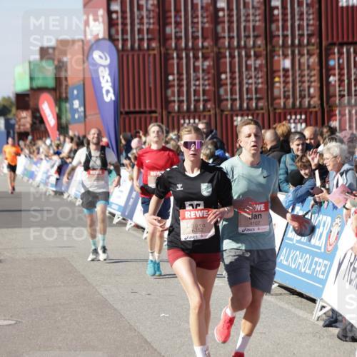 03.10.2025 - Köhlbrandbrückenlauf Jannik Wohlers http://msf.ph/oto/9050382 03.10.2025 13:08:06 Ziel 4107, 4184, 4357, 4395, 4409, 4639, 5959, 6022, 6244, 6348, 6409, 6635, 6752, 6774, 6824 meine-sportfotos.de