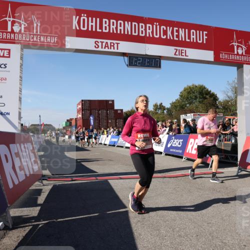 03.10.2025 - Köhlbrandbrückenlauf Lena Gebhardt http://msf.ph/oto/9050383 03.10.2025 13:21:18 Ziel 4363, 4379, 4393, 4601, 4749, 4838, 4846, 5265, 5450, 5618, 5725, 5746, 5873, 5878, 5882, 5883, 6262, 6602, 6675, 6676, 6679, 6756 meine-sportfotos.de