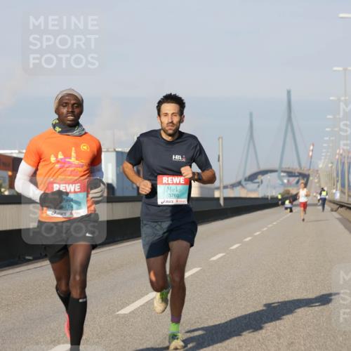 03.10.2025 - Köhlbrandbrückenlauf Jannik Wohlers http://msf.ph/oto/9050390 03.10.2025 09:35:54 Position 3 714, 3760 meine-sportfotos.de