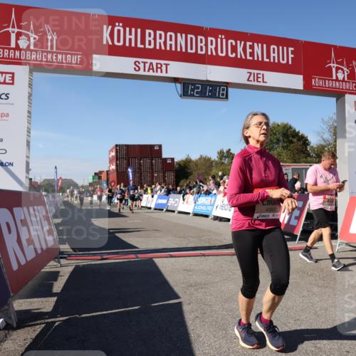 03.10.2025 - Köhlbrandbrückenlauf Lena Gebhardt http://msf.ph/oto/9050399 03.10.2025 13:21:18 Ziel 4363, 4379, 4393, 4601, 4749, 4838, 4846, 5265, 5450, 5618, 5725, 5746, 5873, 5878, 5882, 5883, 6262, 6602, 6675, 6676, 6679, 6756 meine-sportfotos.de
