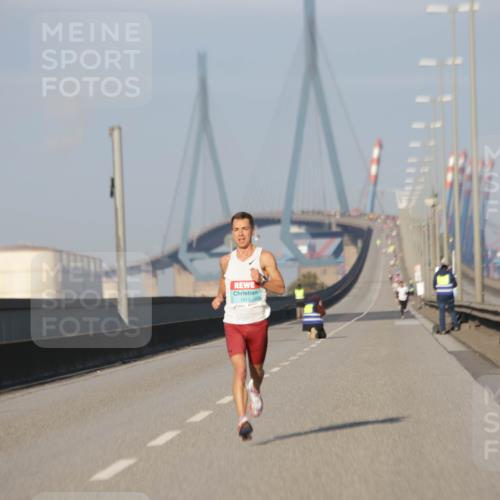 03.10.2025 - Köhlbrandbrückenlauf Jannik Wohlers http://msf.ph/oto/9050413 03.10.2025 09:36:02 Position 3 1013 meine-sportfotos.de