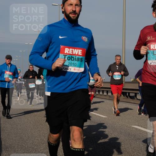 03.10.2025 - Köhlbrandbrückenlauf Fabian Wolf http://msf.ph/oto/9050415 03.10.2025 10:01:21 Position 3 2010, 20 meine-sportfotos.de