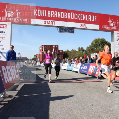 03.10.2025 - Köhlbrandbrückenlauf Lena Gebhardt http://msf.ph/oto/9050427 03.10.2025 13:05:34 Ziel 4011, 4062, 4161, 4278, 4384, 4584, 5468, 6281 meine-sportfotos.de